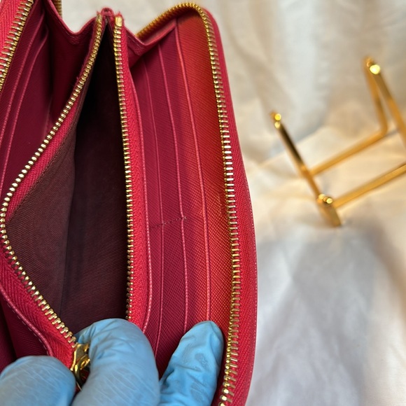 EUC: PRADA Fiery Red Large Saffiano Leather Wallet: - Picture 5 of 8